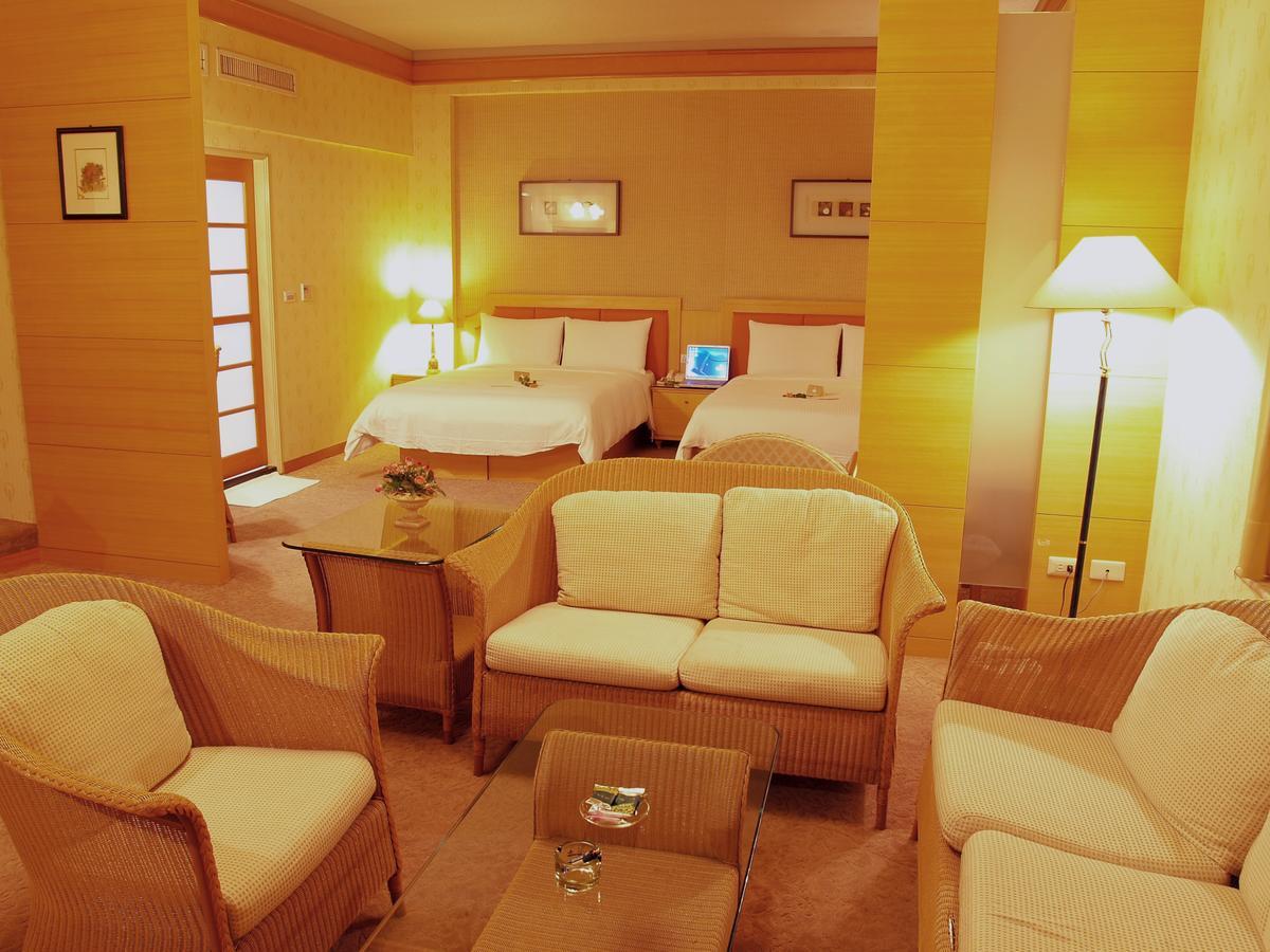 Park Motel Чиай Сити Екстериор снимка