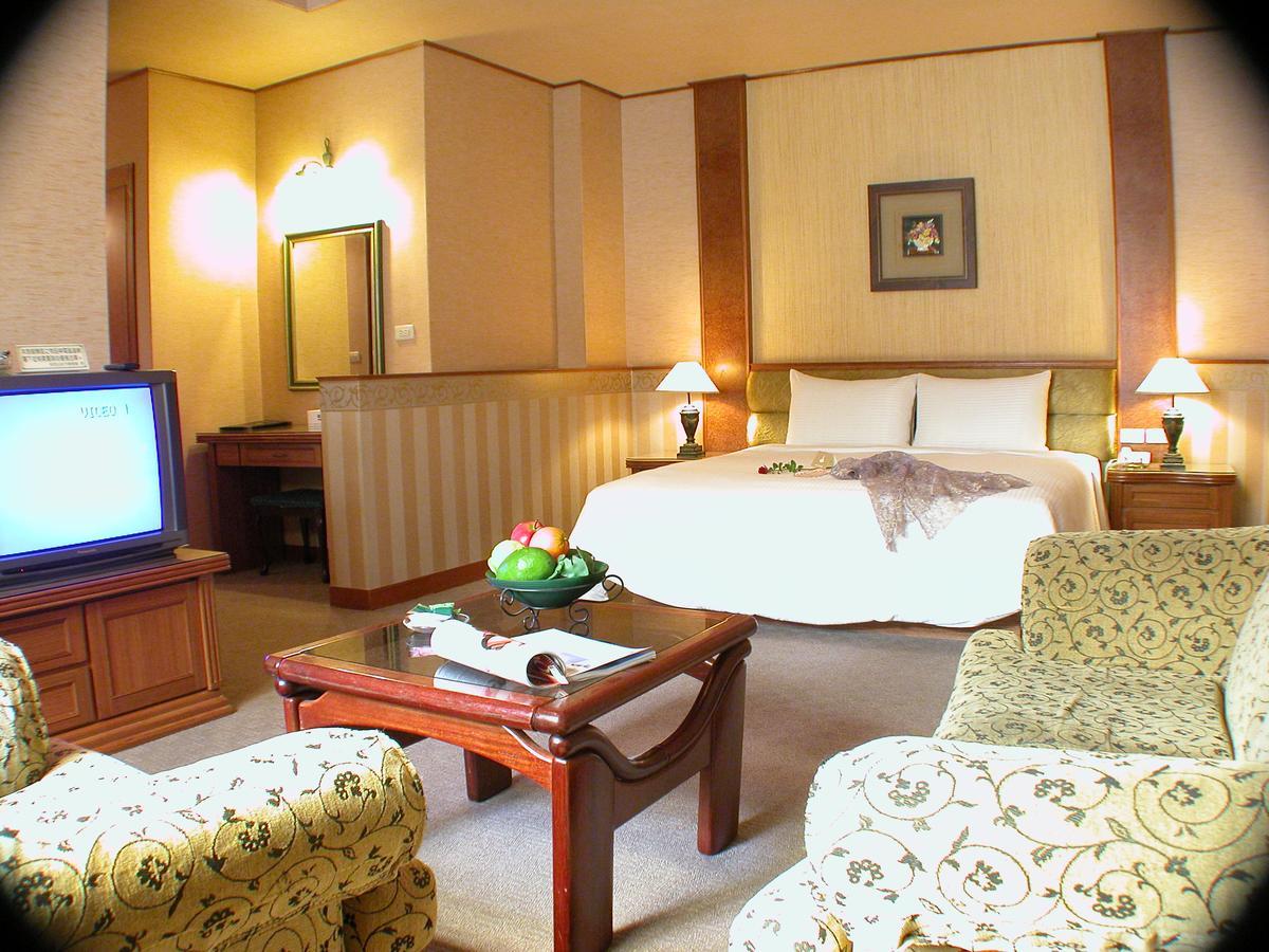 Park Motel Чиай Сити Екстериор снимка